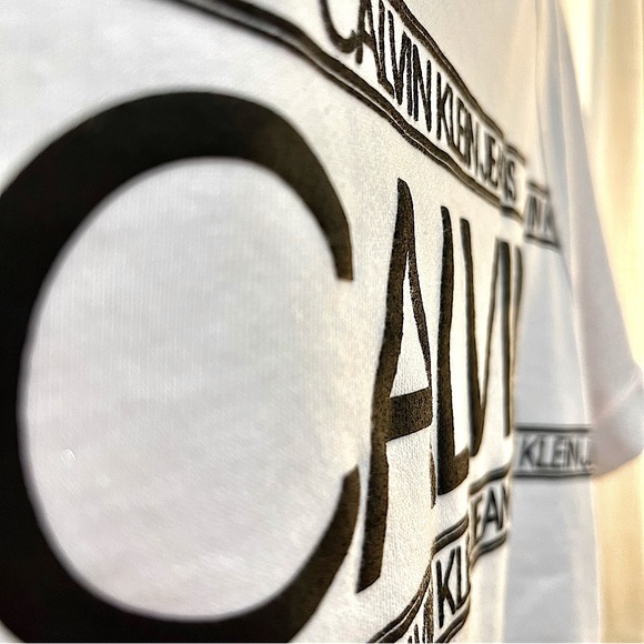 NWT Calvin Klein White Logo Short Sleeve Crop Top Size Large - Picture 6 of 13